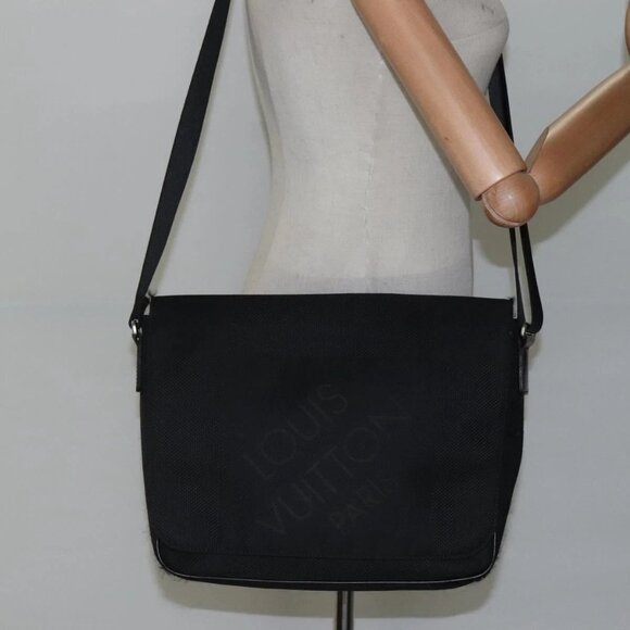 LOUIS VUITTON Damier Geant Messager NM Shoulder Bag Noir - Picture 1 of 16